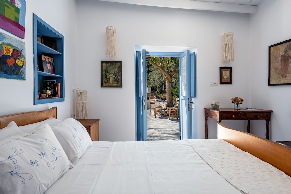 The Aegean blue country house Old Milos view 2