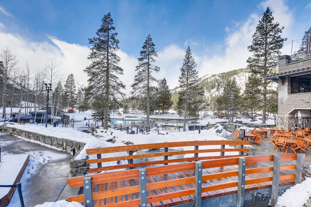Lake Tahoe Vacations - Breathtaking Olympic Valley Gem: Walk to Chairlift - Property Image 1