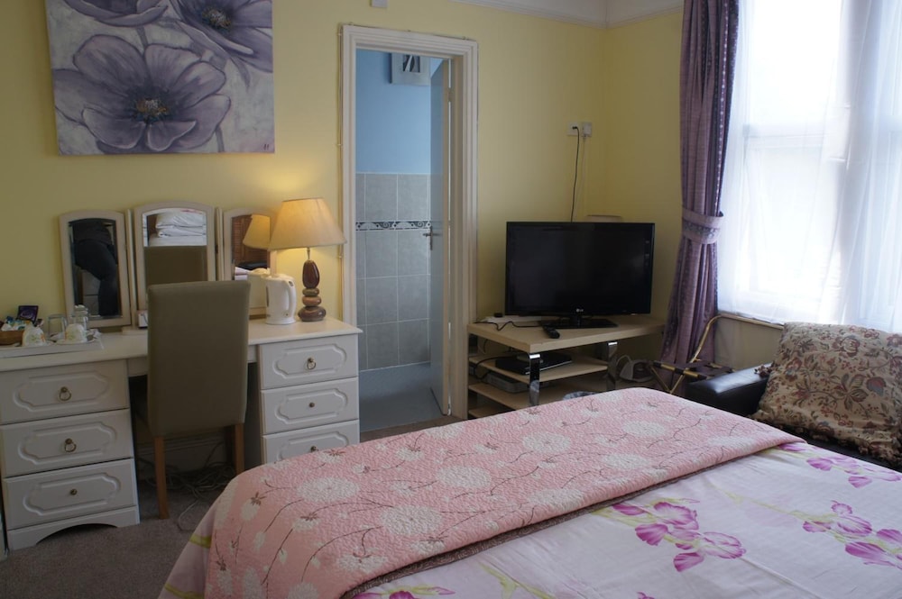 Oxford Vacations - Athena Guest House - Property Image 14