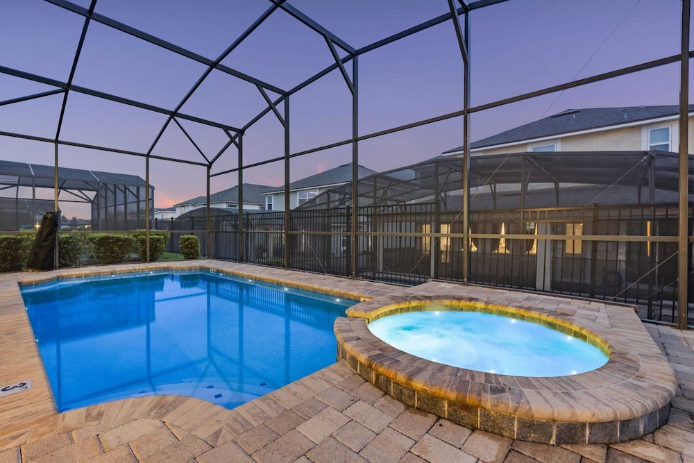 Minutes to Disney Parks + Universal Sleeps 21 w/ Pool, Hot Tub, Game Room