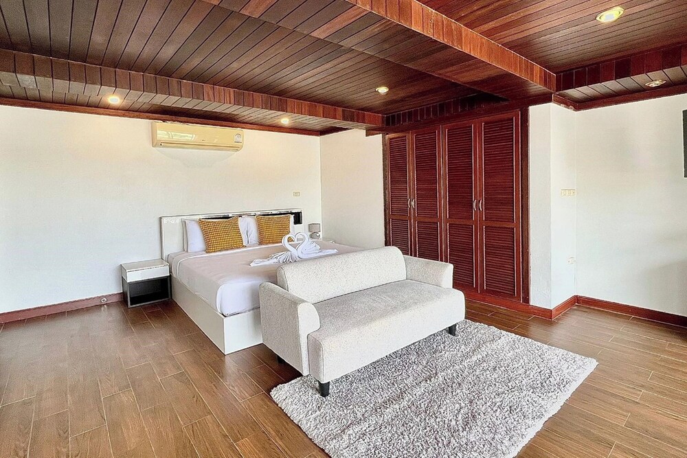 Panorama Ocean Villas, Kamala