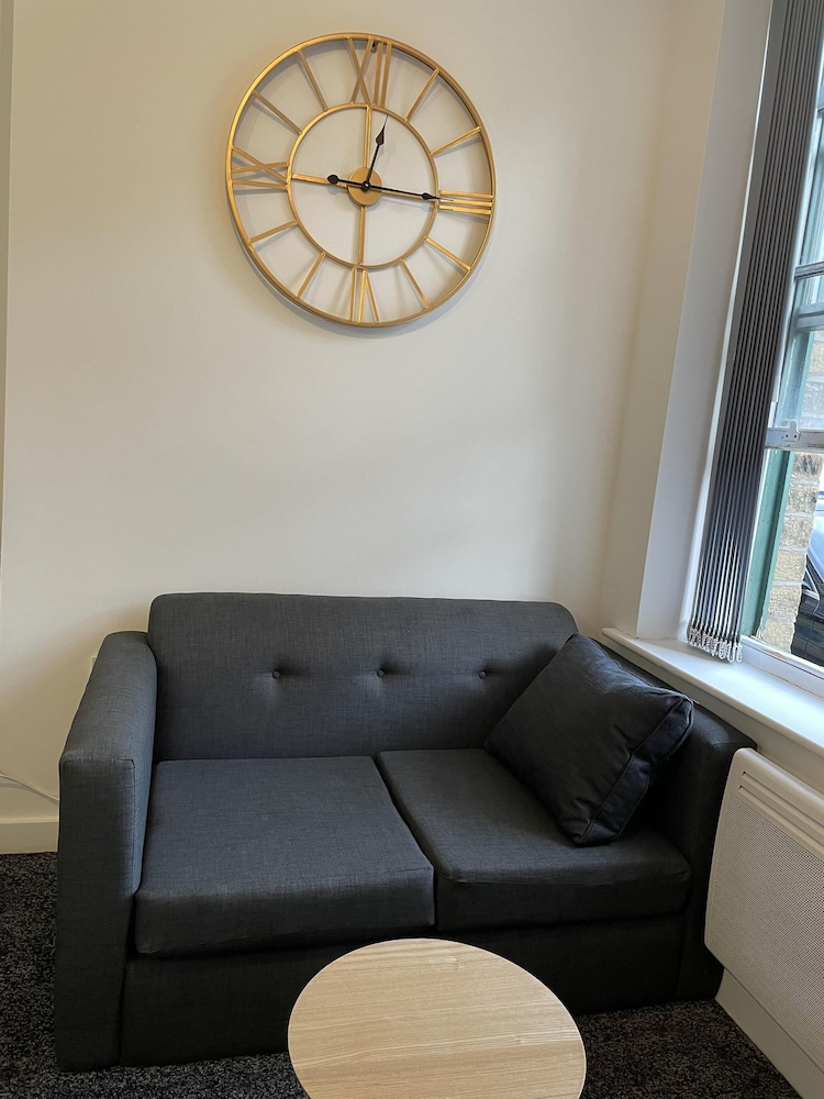 Bv Comfy Budget Studio At Quebec Street Bradford view 5