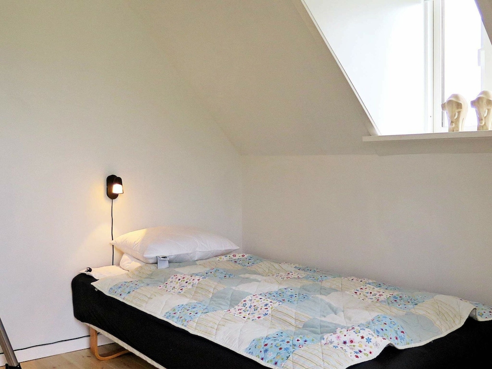 Delicate Holiday Home in Harboøre near Sea view 4
