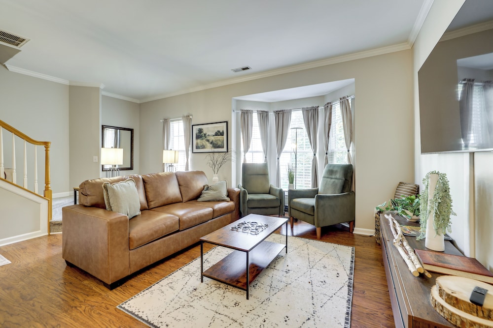 Playroom & Home Office: Family Retreat in Mauldin!