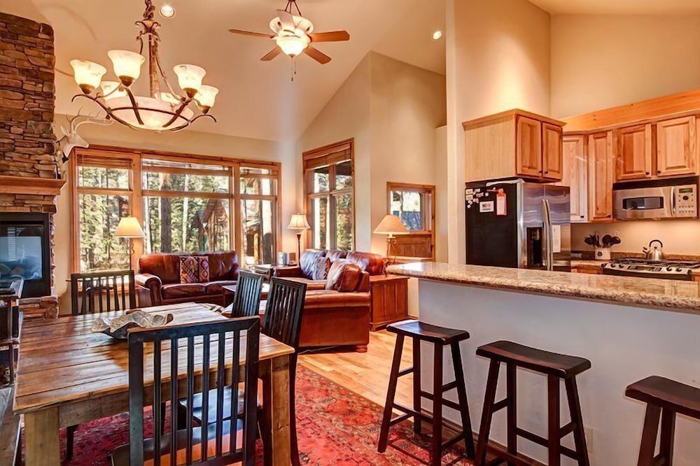 Four Pines Retreat