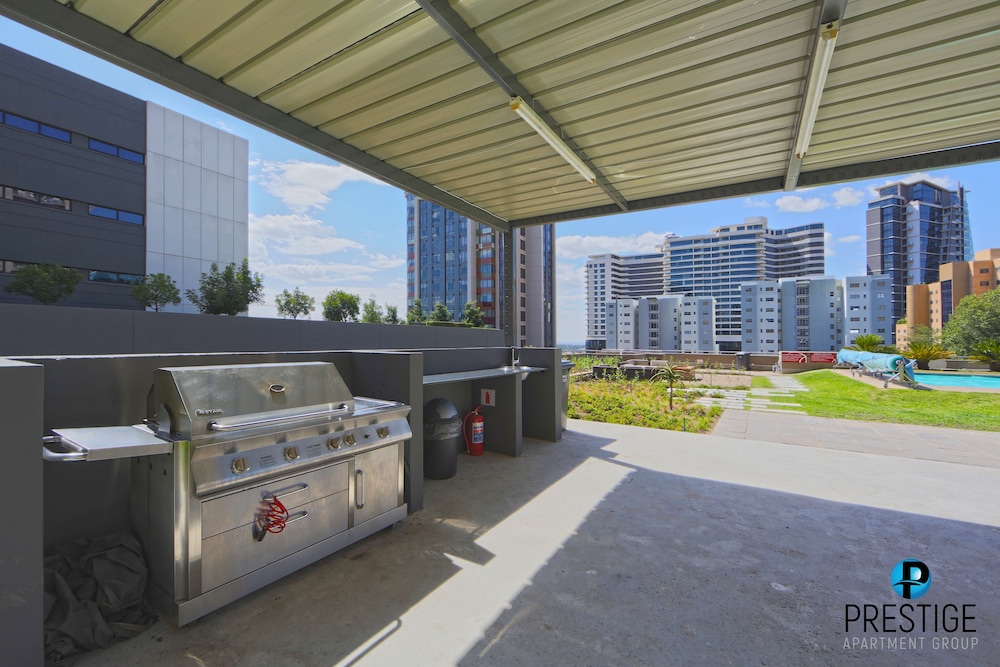 Prestige Apartment Sandton at Westpoint