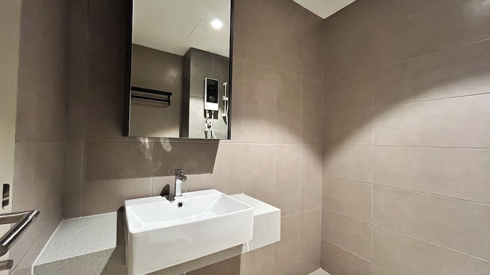 The Paxtonz by Manhattan Group