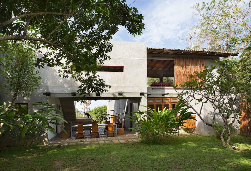Kadju House