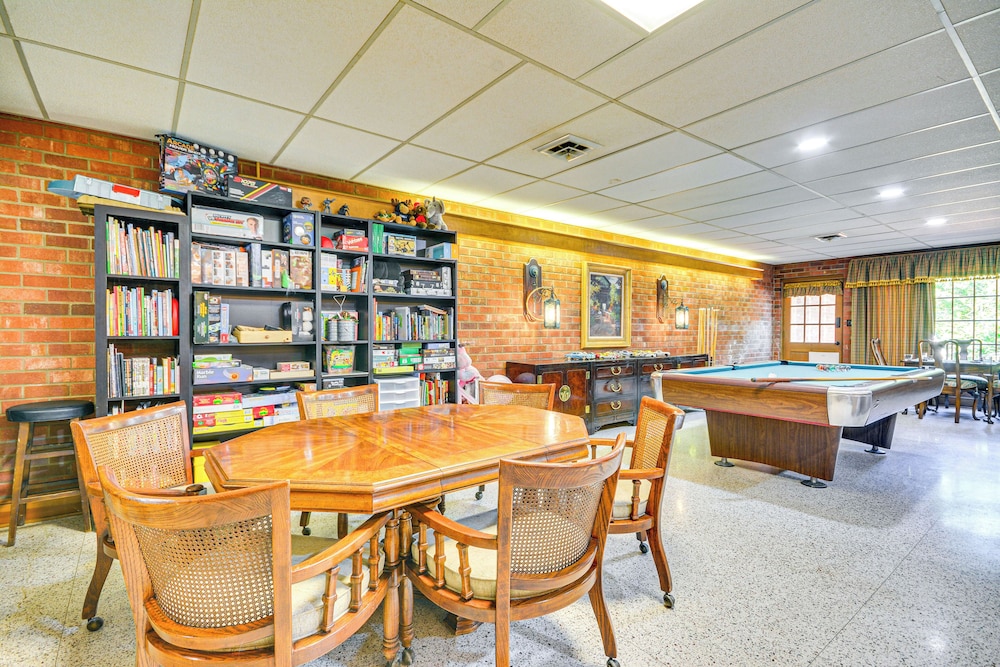 2 Mi to Main St Thomasville: Family Home w/ Games