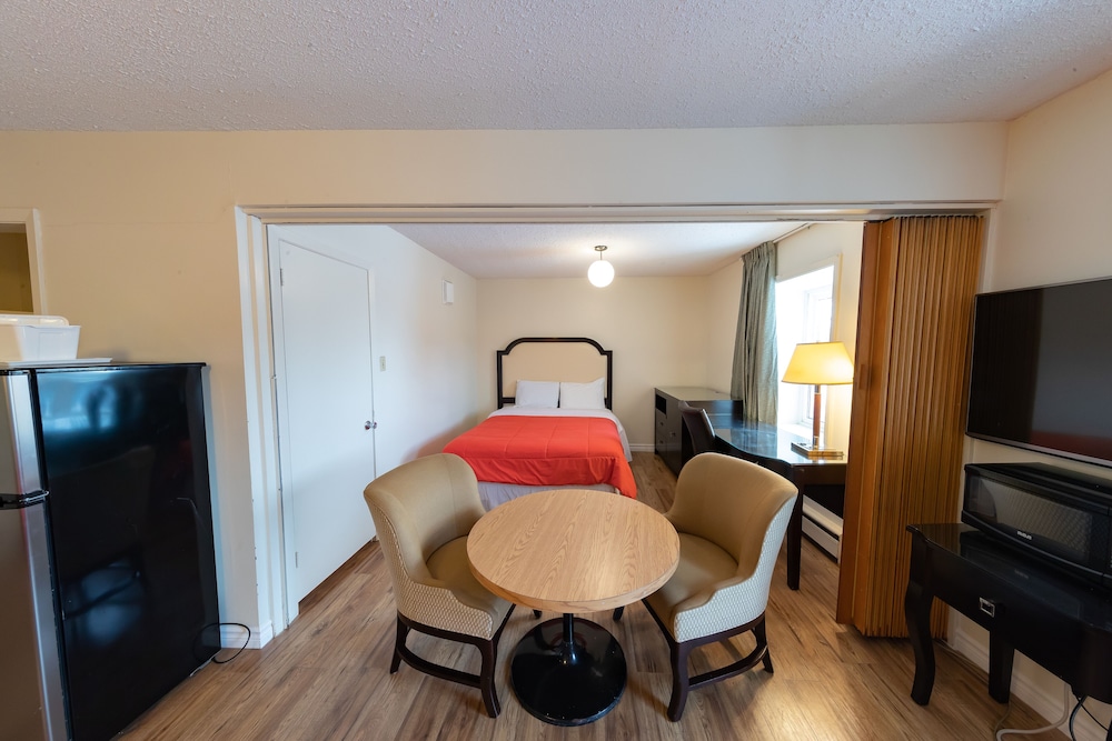 Choice Inn by the Falls - Image 4