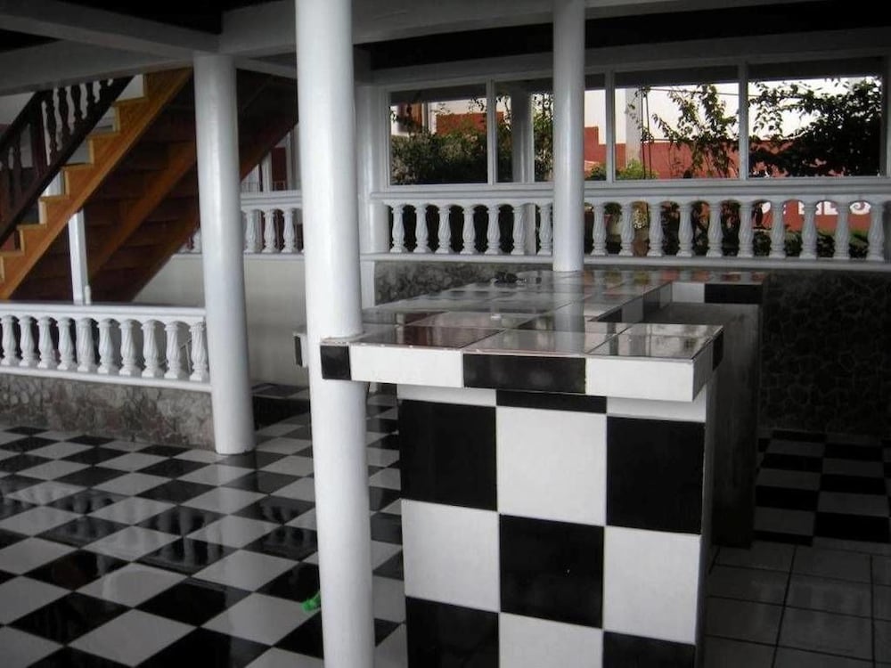 Symes Zee Villa