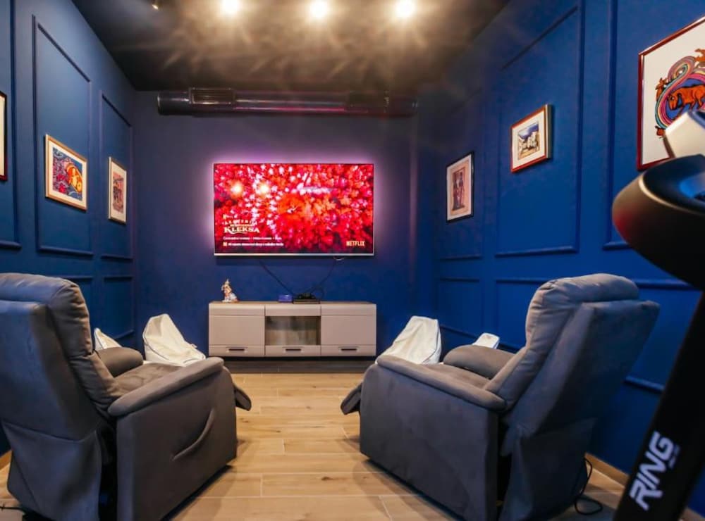 Luxury Villa Lara with Heated Pool, Hot-Tub and Sauna