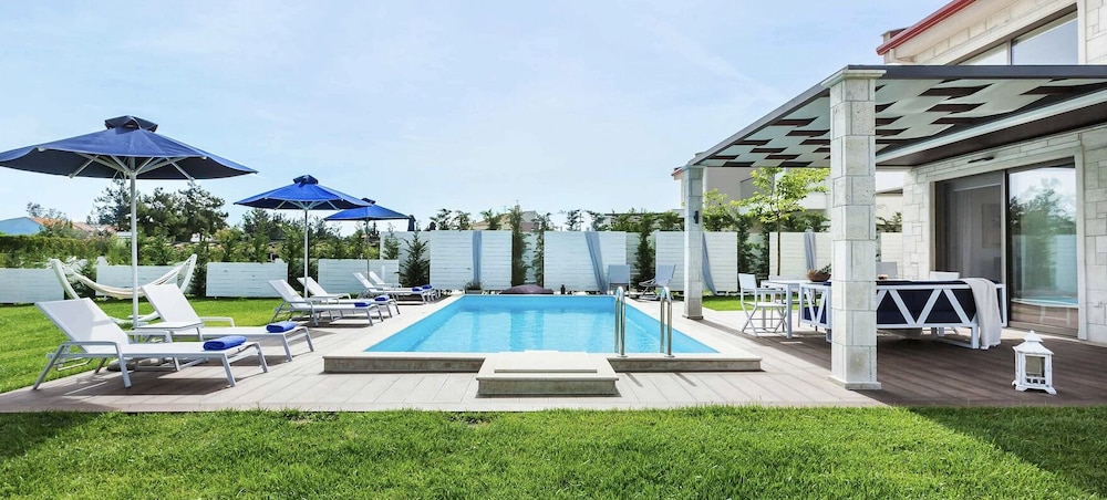 W Villas Halkidiki