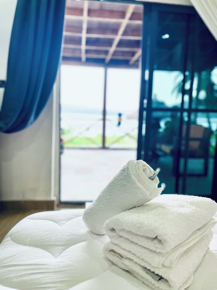 Platinum Blue Island Resort