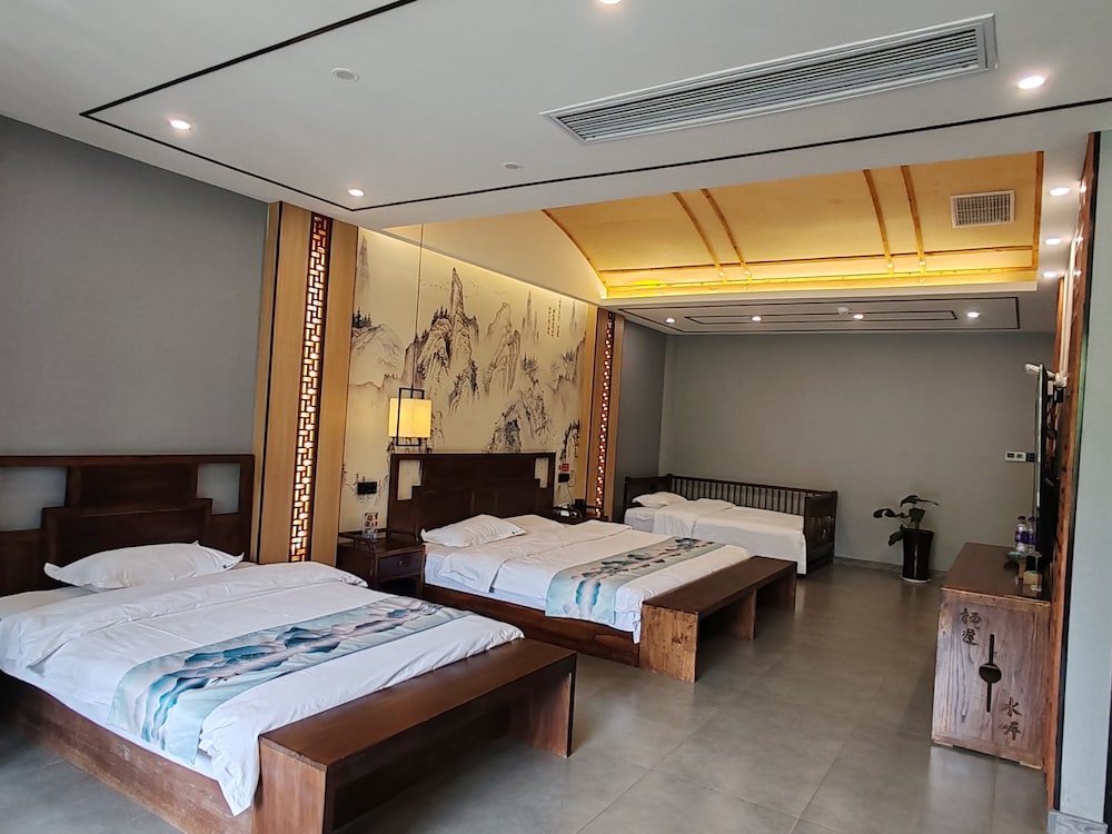 Qichi Waterfront B&B Hotel