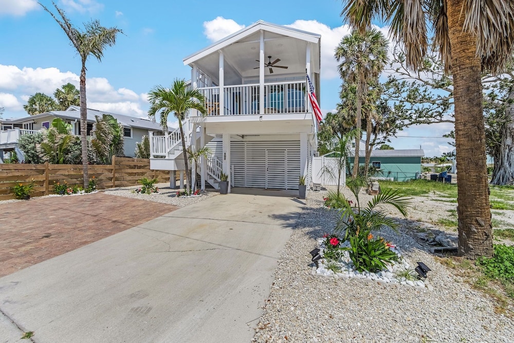 197 Beach Daze: 3br Pool Home, W/ Deeded Beach Access! 3 Bedroom Home