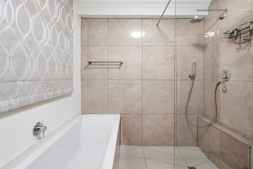 2bed Central Apartment in Cape Town Atlantic Point