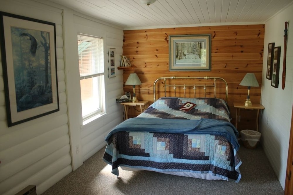 Sunny Rock B&B Haliburton