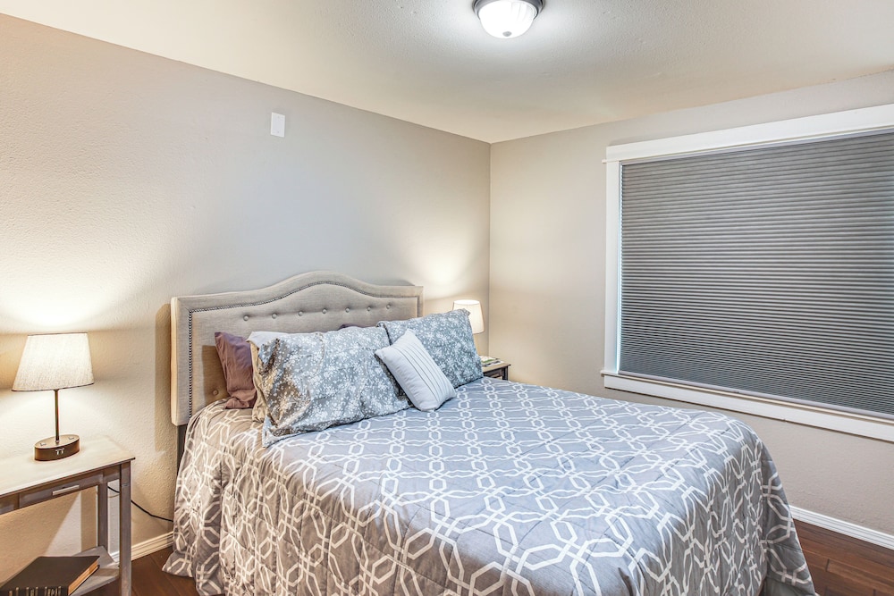 Golf, Hike, Dine & Relax: Home in Port Orchard, photo 6