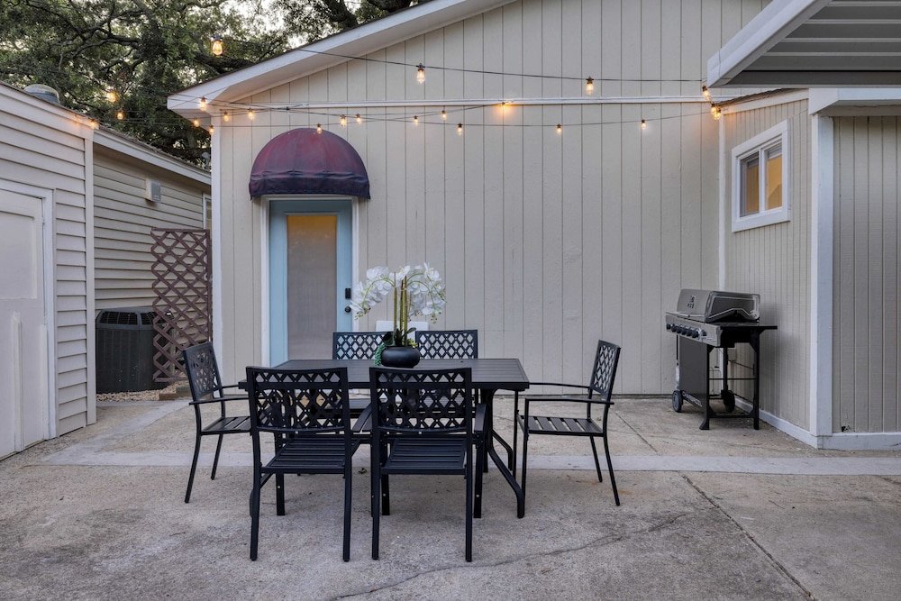 Arsenal Buyout by Avantstay 2 Homes Near Sullivans Island w/ Outdoor Dining