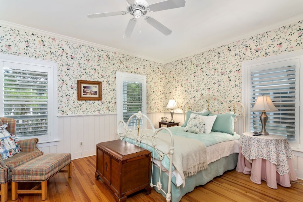 Cottage Rental Agency - Seaside, Florida