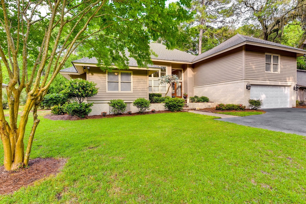 Hilton Head Island Resort Home w/ Fire Pit!