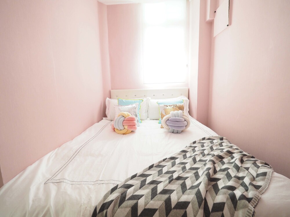 Guesthouse in Taipei near Ximen Metro Station