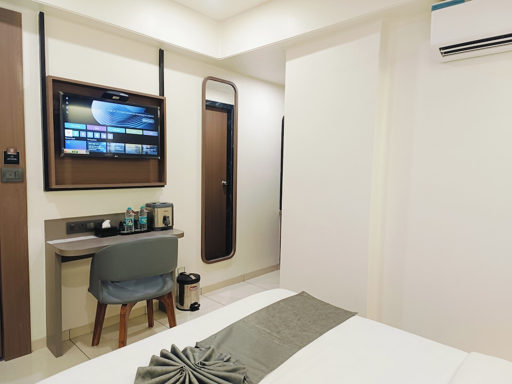 Hotel Maskan Surat