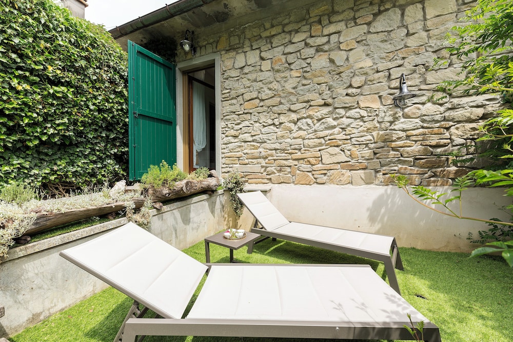 Entire Hilltop Villa With Private Pool In Palazzuolo Sul Senio