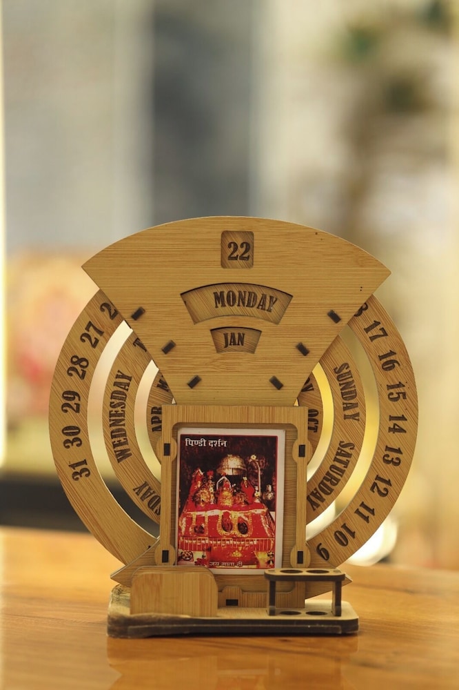 Hotel The Paramont Plaza IGI Airport