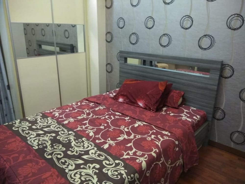 Apartment The Suites Metro by Herlan view 2