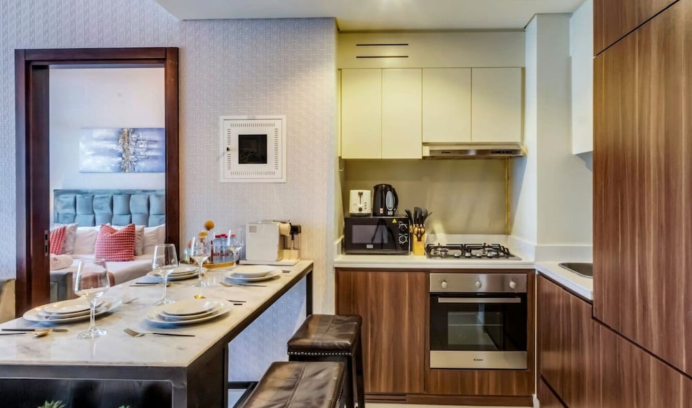 Waterfront 2BR w Canal View Near Burj Khalifa