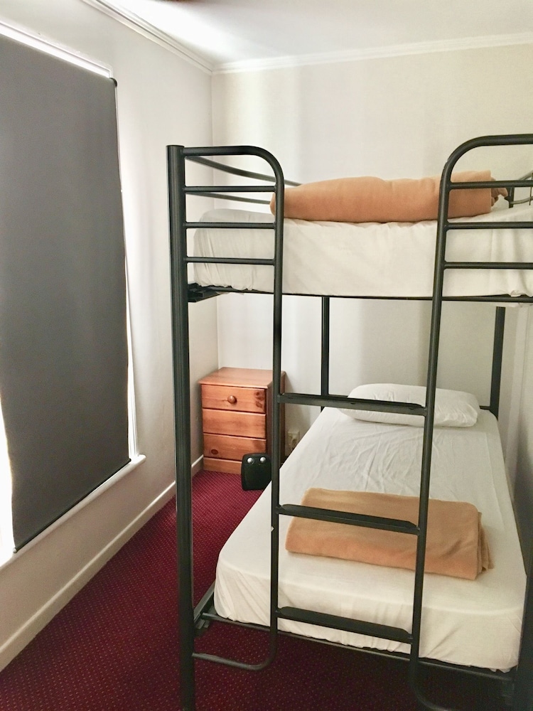 Freemans Backpackers Lodge - Hostel