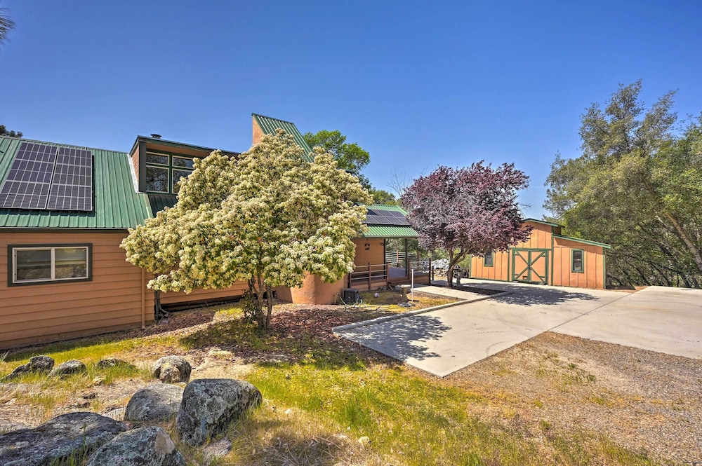 Luxury Auberry Retreat in Sierra National Forest view 4