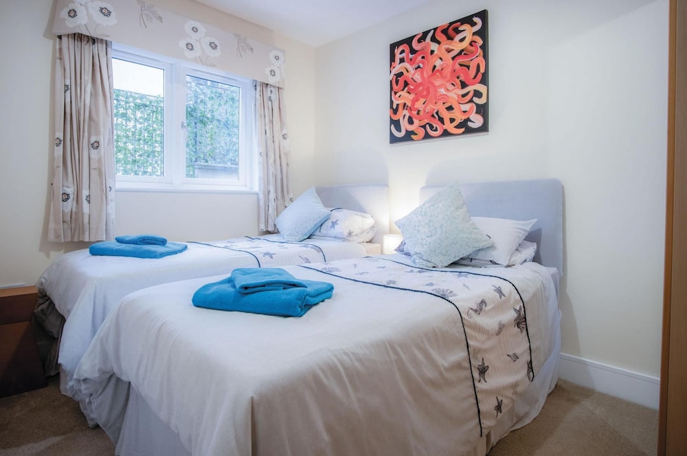 The Beachhouse - 2 Bed Townhouse - Saundersfoot view 4