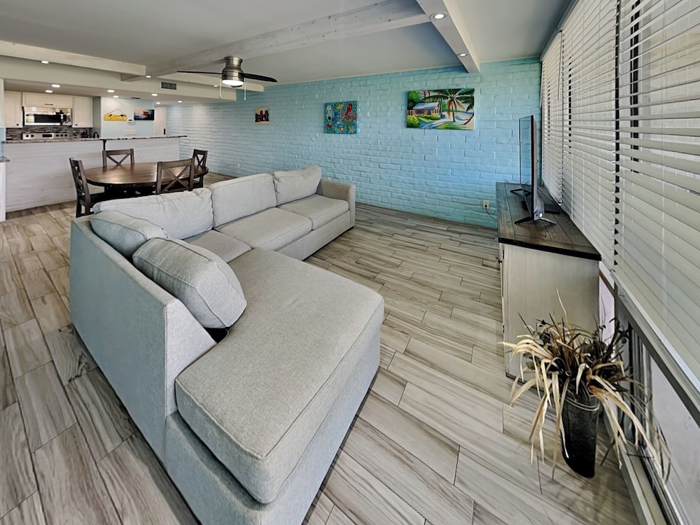 Sandy Shores by Silver Sands Vacation Rentals