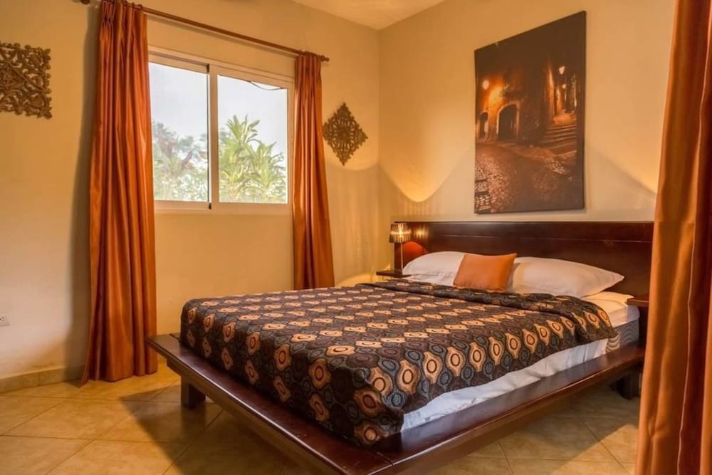 Beautifully Italian Designed Villa view 4