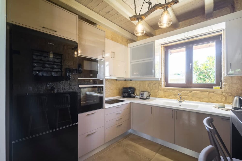 Heraklion Twins House - Private Pool Retreat