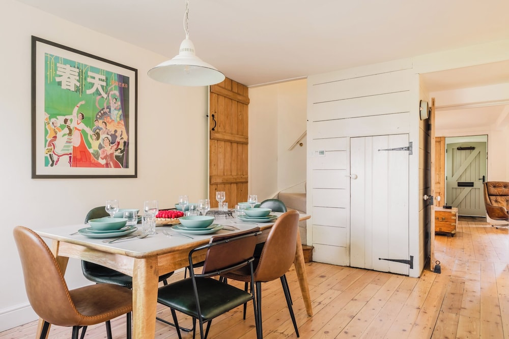 Historic 3 BD Cottage in the Cotswolds