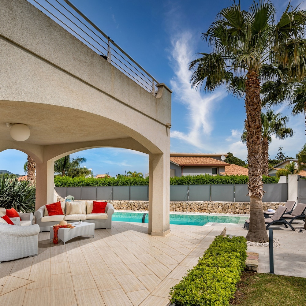 Villa Jacqueline con Piscina Privata 8 Posti Letto