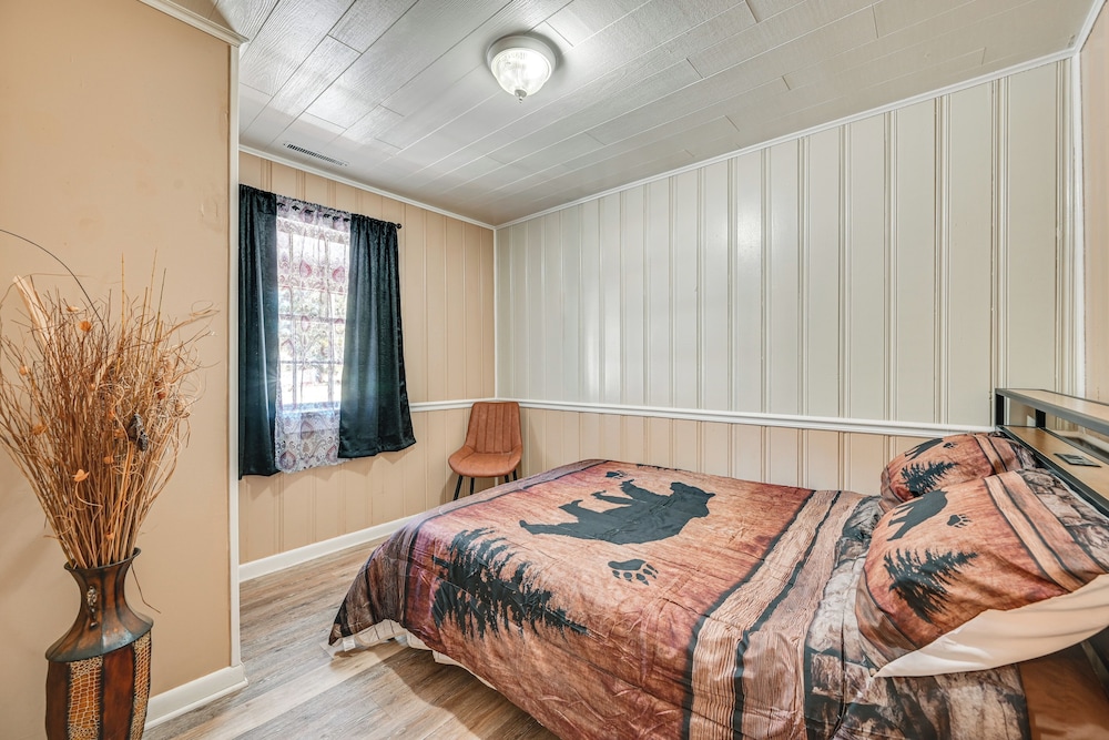 7 Mi to Mammoth Cave Nat'l Park: Cozy Apartment! view 2