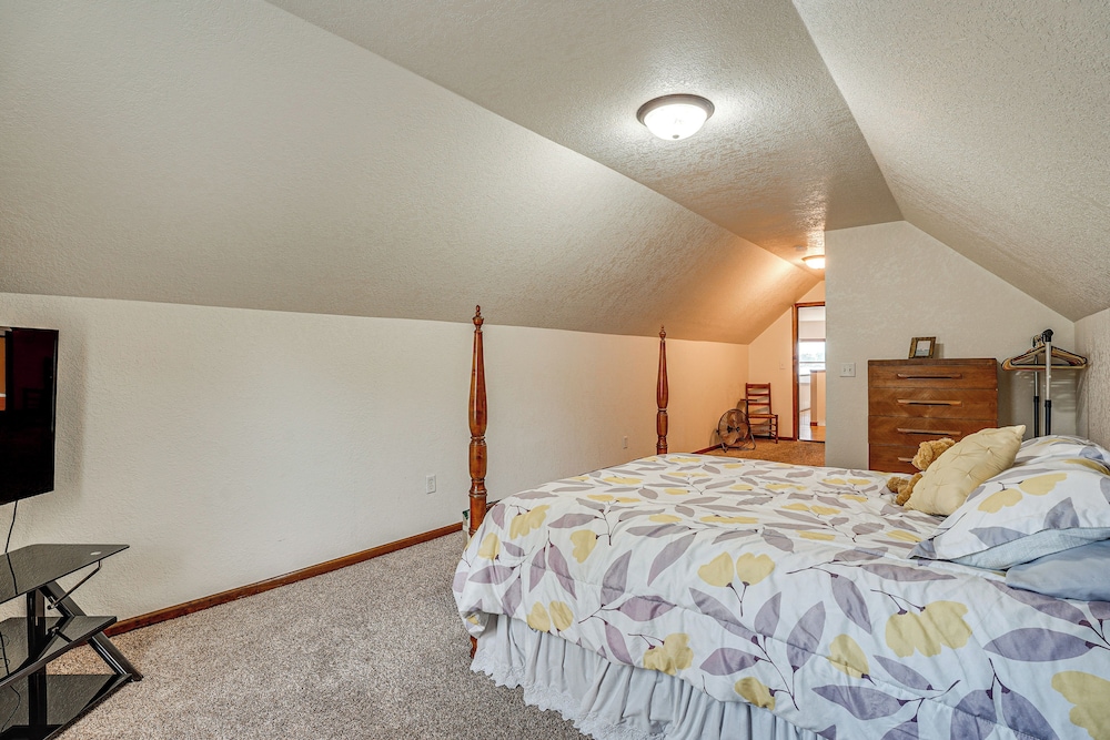 Garage Game Room, Bar: Coldwater Lake House!