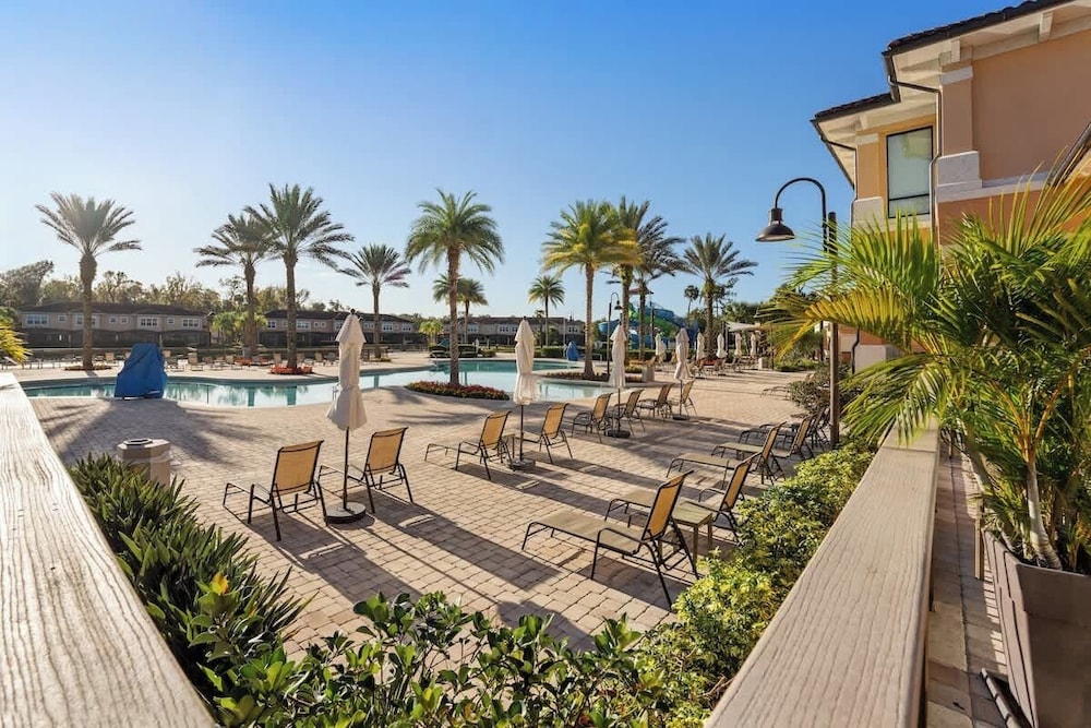 Pet Friendly 4 BR With Hot Tub