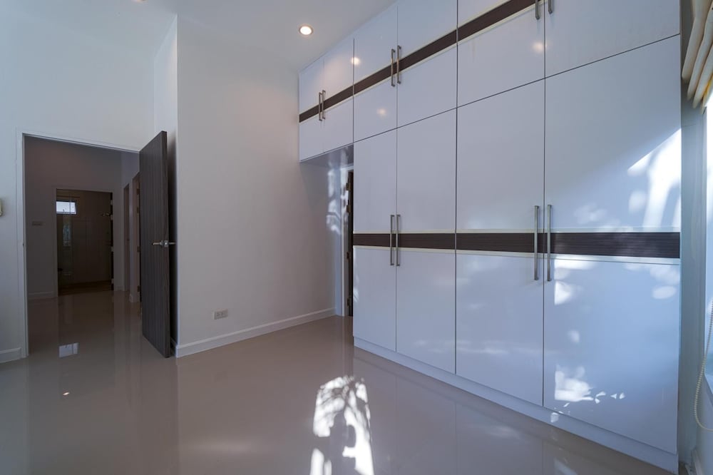 Modern Private 3 Bedroom Pool Villa GA1