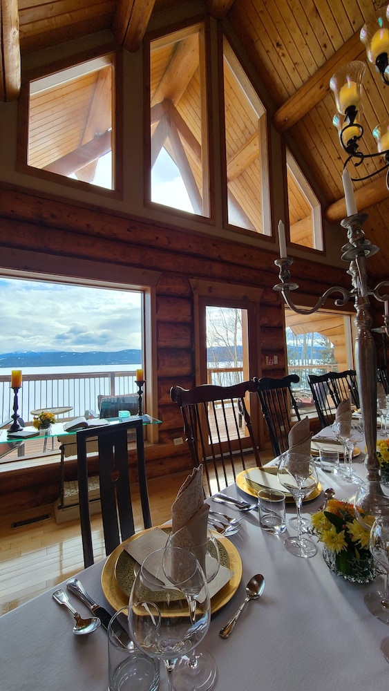 Inn On The Lake