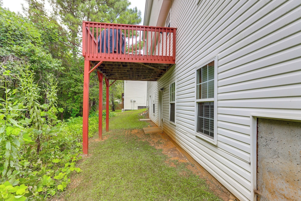 Pet-friendly Home w/ Pool Access in Snellville!