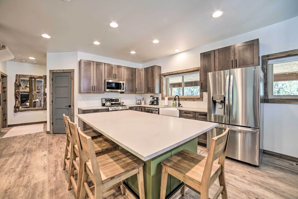 Swiss Cabin in Mack's Inn: Game Room & Fire Pit! view 5