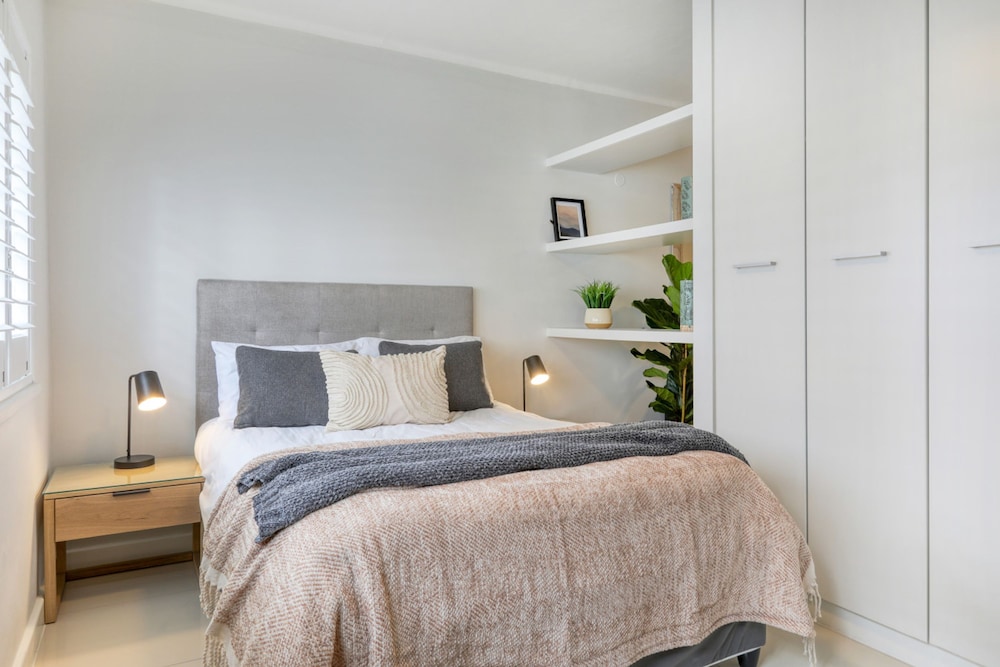 Charming 1-bed Sea Point Retreat Central