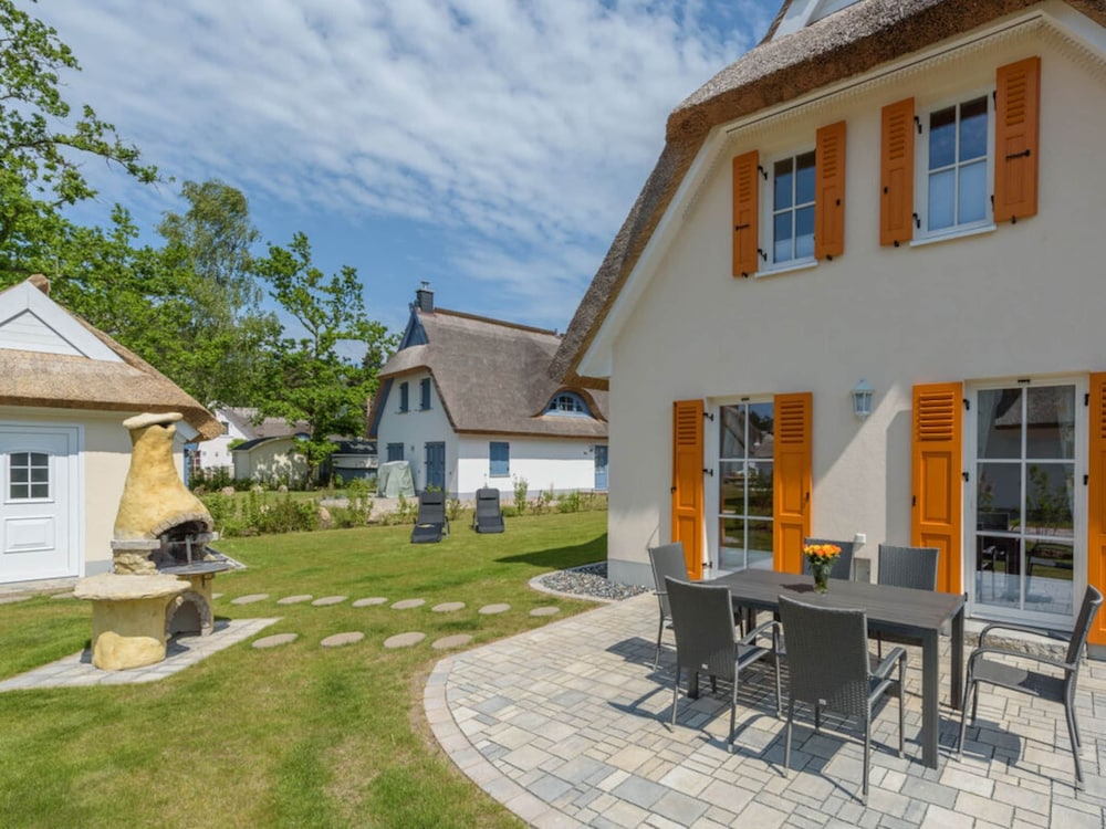 Adlerhorst Modern Retreat