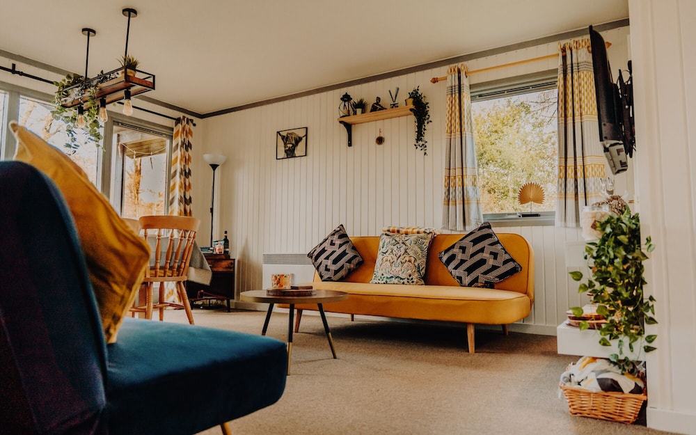 Luxurious Mountain Retreat Lodge Hunters Quay view 2